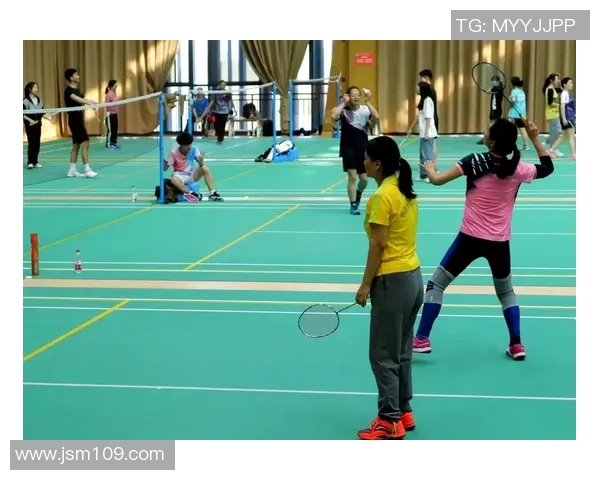 聚焦羽毛球技术提升杭州羽毛球队的训练与战术探讨